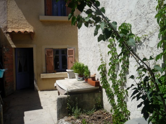 Vente maison de village T3 PLAN DE CUQUES AU COEUR DU VILLAGE - PETIT JARDIN - PROXIMITE COMMERCES ET BUS