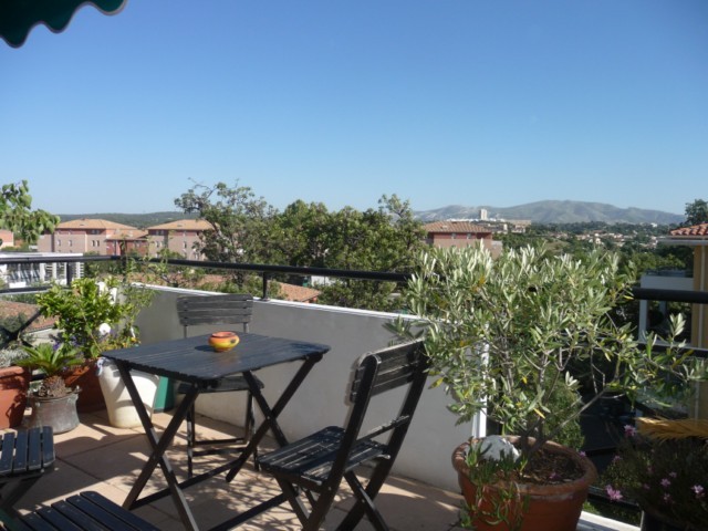 Vente Appartement T2 MARSEILLE 13EME CHATEAU GOMBERT TECHNOPOLE DANS RESIDENCE FERMEE RECENTE - 3EME ET DERNIER ETAGE - ASC - TERRASSE - PARKING