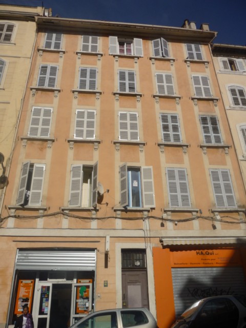 Vente Appartement T1/2 MARSEILLE 1ER CENTRE VILLE DANS IMMEUBLE MARSEILLAIS - TRAVAUX A PREVOIR