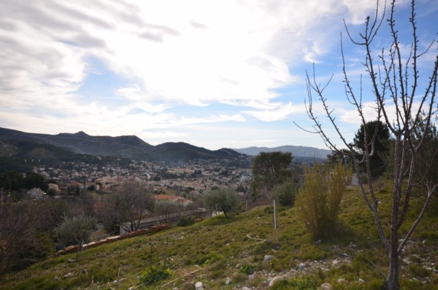 Vente ALLAUCH 13190 LOGIS NEUF A LA VENTE -  VUE IMPRENABLE - 2 500m² - PERMIS OBTENU