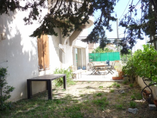 Vente BAS DE VILLA T4 MARSEILLE 13013 ST MITRE A LA VENTE -  JARDIN PRIVATIF - GARAGE - AU CALME