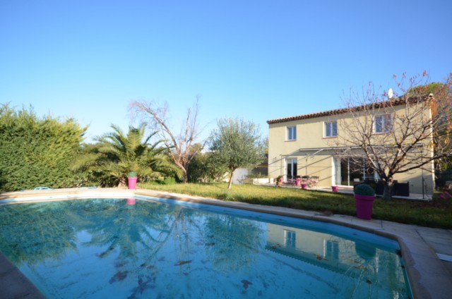 Vente VILLA T5/6 ALLAUCH 13190 LA POUNCHE A LA VENTE - RECENTE - PISCINE - AU CALME - PROXIMITE ECOLES BUS COMMERCES