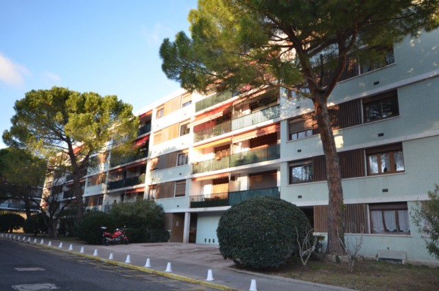 Vente Appartement T4 MARSEILLE 13013 ST JEROME A LA VENTE - RESIDENCE FERMEE AVEC PISCINE  TENNIS GARDIEN - 1ER ETAGE 