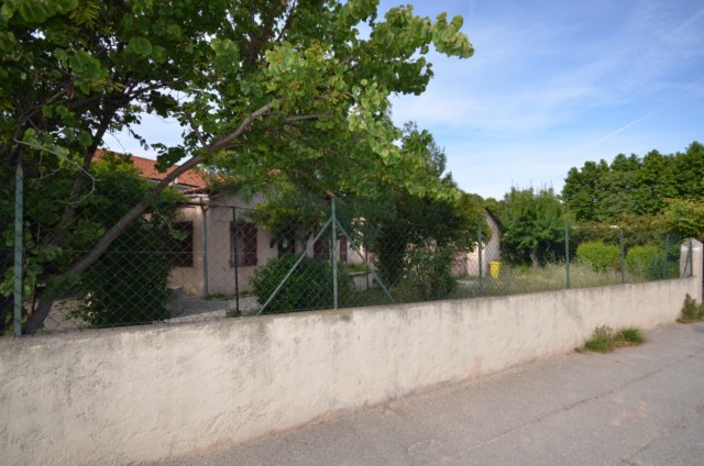 Vente MARSEILLE 13013 ENTRE SAINT MITRE ET TECHNOPOLE CHATEAU GOMBERT MAISON A RENOVER OU A RASER - AXE TRES PASSANT - IDEAL IMPLANTATION COMMERCES OU CENTRE MEDICAL/PARAMEDICAL