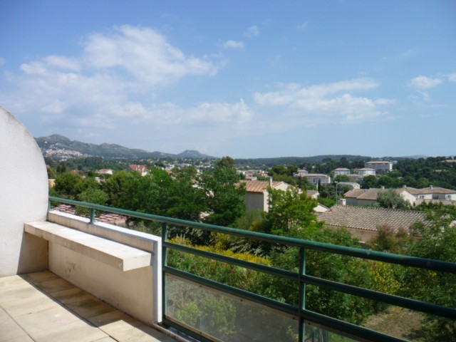 Vente Appartement T3 MARSEILLE 13013 TECHNOPOLE CHATEAU GOMBERT A VENDRE - 2EME ET DERNIER ETAGE - TERRASSE - PARKING - PROXIMITE ECOLES BUS COMMERCES