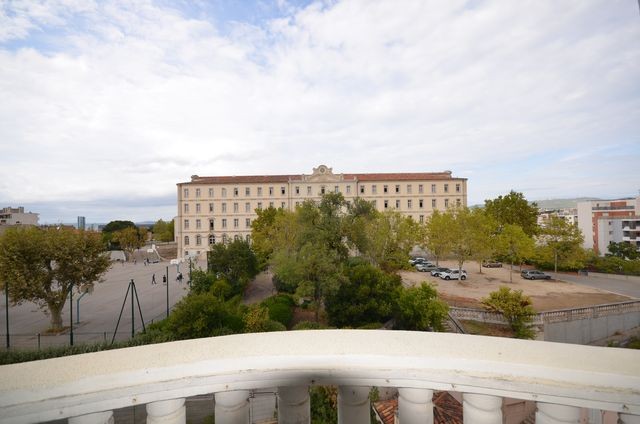 Vente Appartement T3 MARSEILLE 1ER CAMILLE FLAMMARION A LA VENTE - SANS VIS A VIS - VUE SUR LYCEE ST CHARLES 