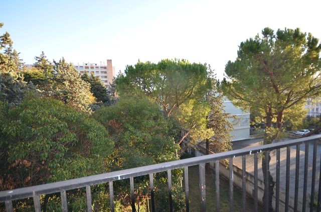 Vente Appartement T3 MARSEILLE 13EME SAINT JEROME LE VAL D'AZUR A LA VENTE - RESIDENCE FERMEE AVEC TENNIS PISCINE ET GARDIEN - 3EME ETAGE - CAVE - PARKING