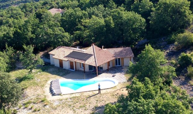 Vente MAISON D'ARCHITECTE T4 AIGUINES/83 AU COEUR DU PARC NATUREL REGIONAL DU VERDON A LA VENTE - VUE SUR LAC - 4300m² DE TERRAIN AVEC PISCINE - GD GARAGE