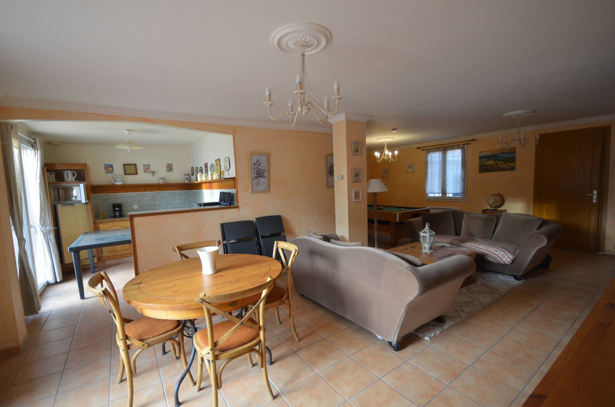 Vente VILLA T10 AIGUINES  MAISON AVEC T2 ET GARAGE