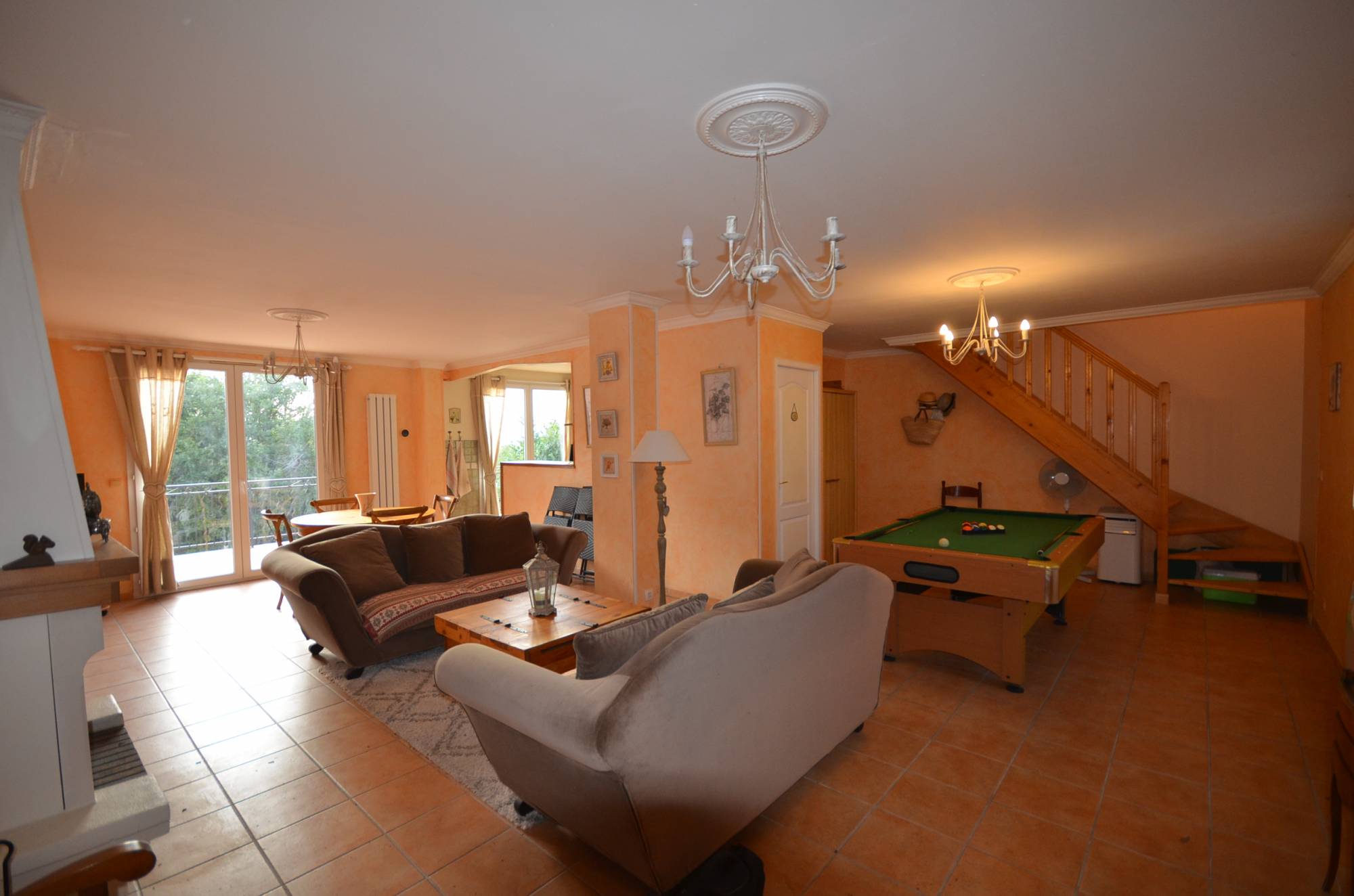 Vente VILLA T10 AIGUINES  MAISON AVEC T2 ET GARAGE