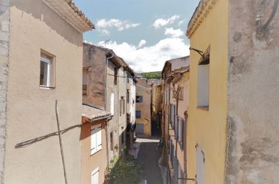 Vente Vente maison de village T4  sur 4 niveau avec cave voutée  à Aups