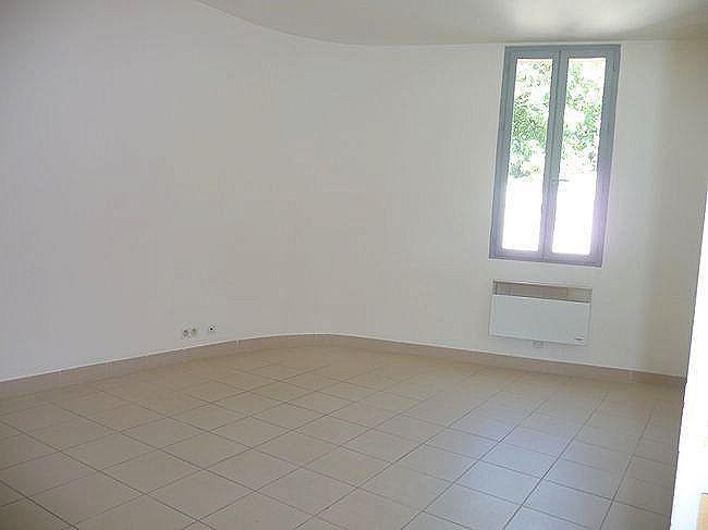 Location Appartement T1 ALLAUCH VILLAGE  TERRASSE - CELLIER - PROX COMMODITES