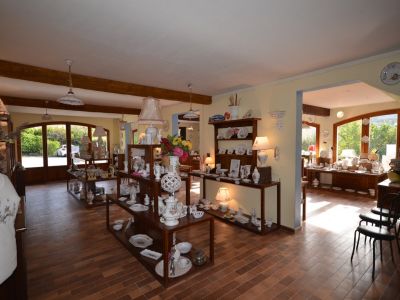 Vente LOCAL COMMERCIAL  MOUSTIERS SAINTE MARIE