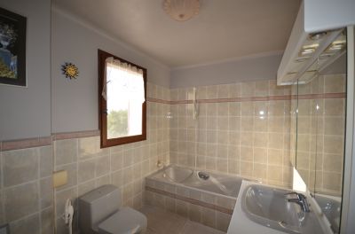 Vente PROPRIETE AIGUINES - VUE IMPRENABLE SUR LE LAC... T4 AIGUINES