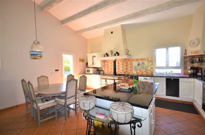 Vente VILLA T5 REGUSSE TRES AGREABLE VILLA T 5 DE PLAIN-PIED