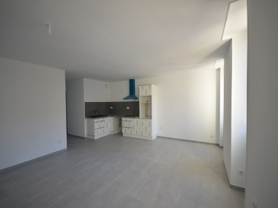 Location APPARTEMENT T4 AUPS APPARTEMENT REFAIT A NEUF
