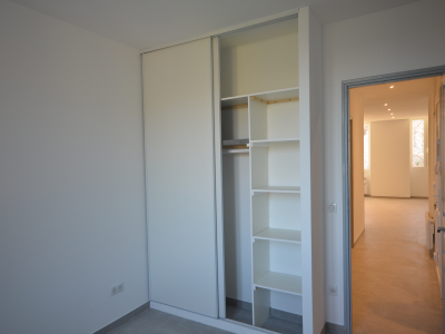 Location APPARTEMENT T4 AUPS APPARTEMENT REFAIT A NEUF