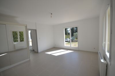 Location COQUETTE VILLA T2 IDEAL COUPLE A 2 PAS DU CENTRE DU VILLAGE AUPS