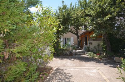 Vente REZ-DE-CHAUSSEE DE VILLA  - APPARTEMENT T2 + JARDIN + GARAGE  LES SALLES SUR VERDON