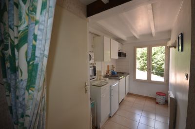 Vente  APPARTEMENT T2 - 5MN À PIED DES PLAGES ET COMMERCES  LES SALLES SUR VERDON
