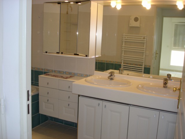 Location Appartement T3 MARSEILLE 13EME   CHATEAU GOMBERT Appartement  avec jardinet, terrasse, cave , garage