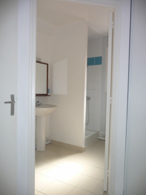 Location Appartement T1/2 ALLAUCH VILLAGE APPARTEMENT T1/2 REFAIT A NEUF PROXIMITE COMMODITES