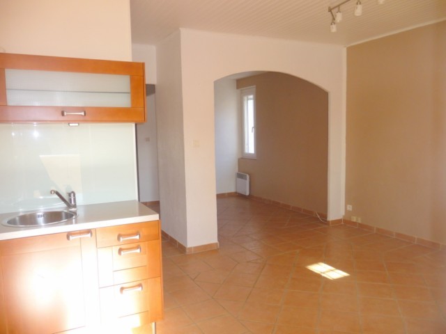 Location Appartement T3/4 MARSEILLE 13013 CHATEAU GOMBERT A LOUER - PROXIMITE COMMODITES - LOGGIA