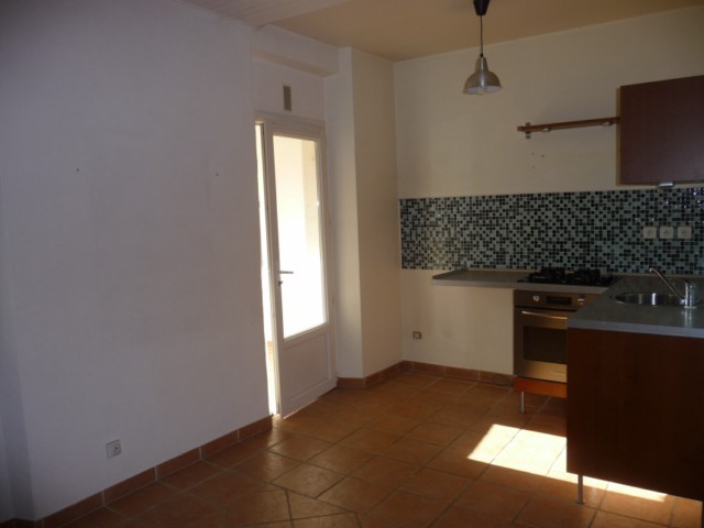 Location Appartement T3/4 MARSEILLE 13013 CHATEAU GOMBERT A LOUER - PROXIMITE COMMODITES - LOGGIA
