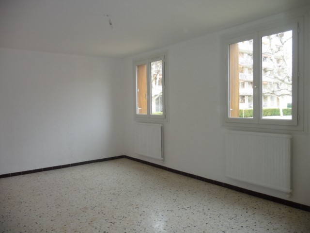 Location Appartement T2 MARSEILLE 13EME ST MITRE A LOUER -  RESIDENCE FERMEE - PROCHE TOUTES COMMODITES