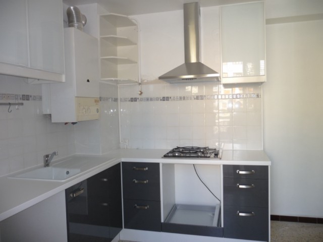 Location Appartement T2 MARSEILLE 13EME ST MITRE A LOUER -  RESIDENCE FERMEE - PROCHE TOUTES COMMODITES