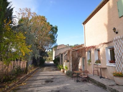 Vente LOCAL COMMERCIAL  MOUSTIERS SAINTE MARIE