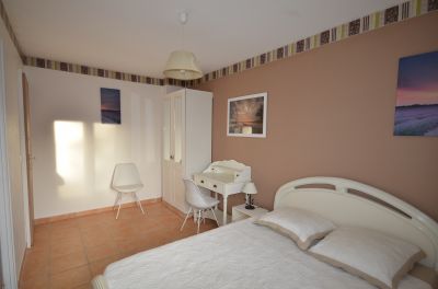Vente VILLA T10 AIGUINES  MAISON AVEC T2 ET GARAGE