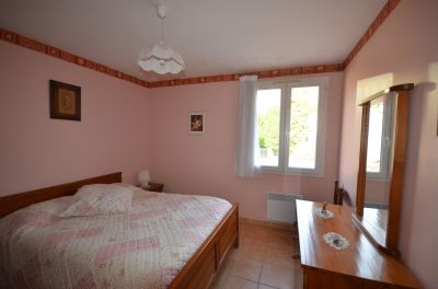 Vente VILLA T10 AIGUINES  MAISON AVEC T2 ET GARAGE